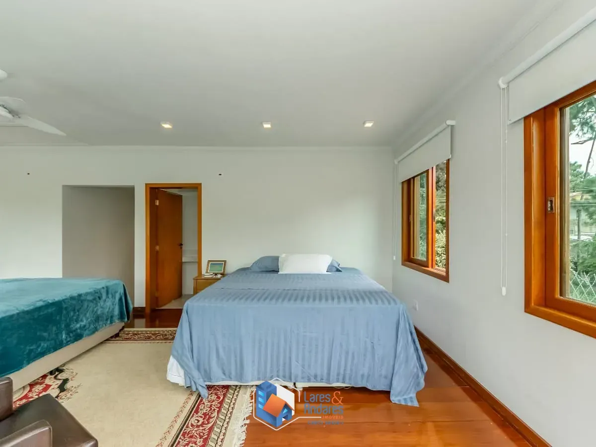 Imagem Sobrado para venda em Jardim Sertãozinho com 3 quartos, sendo 1 suíte, 247m²