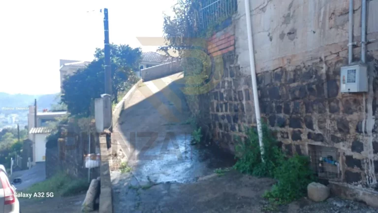 Imagem Casa Duplex para Venda em Concórdia, Nações, 3 dormitórios, 1 suíte, 2 banheiros, 1 vaga
