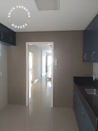 Imagem Belíssima casa duplex composta de 3 suítes área de lazer com piscina e churrasqueira em finíssimo acabamento.