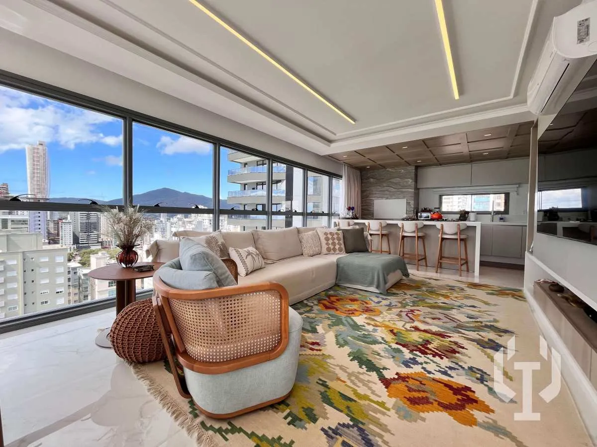 Imagem Apartamento Quadra Mar Pronto para Morar 4 Suítes em Meia Praia