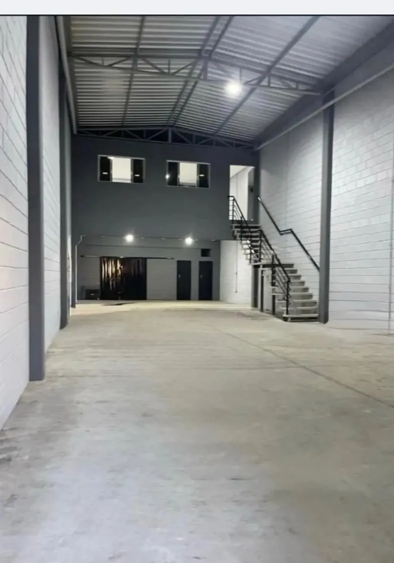 Foto do imóvel Galpao Comercial 290M² Bairro Piazza Di Roma Zona Oeste em JARDIM PIAZZA DI ROMA, SOROCABA - SP