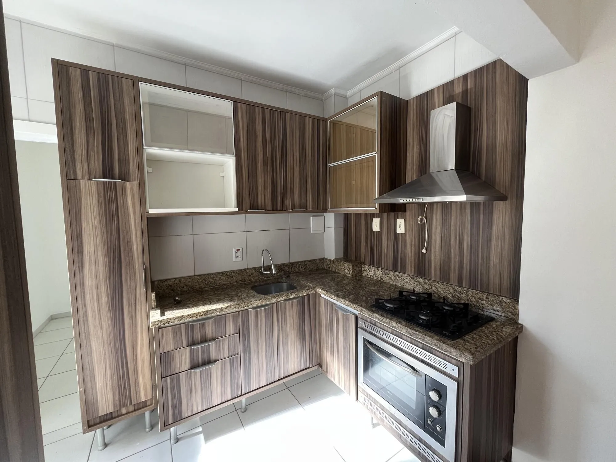 Imagem Reformado! Apartamento de 2 quartos no centro de Porto Alegre