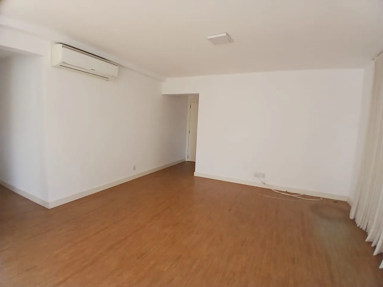 Imagem Apartamento com 3 dormitorios e suite no Menino Deus, Porto Alegre/RS