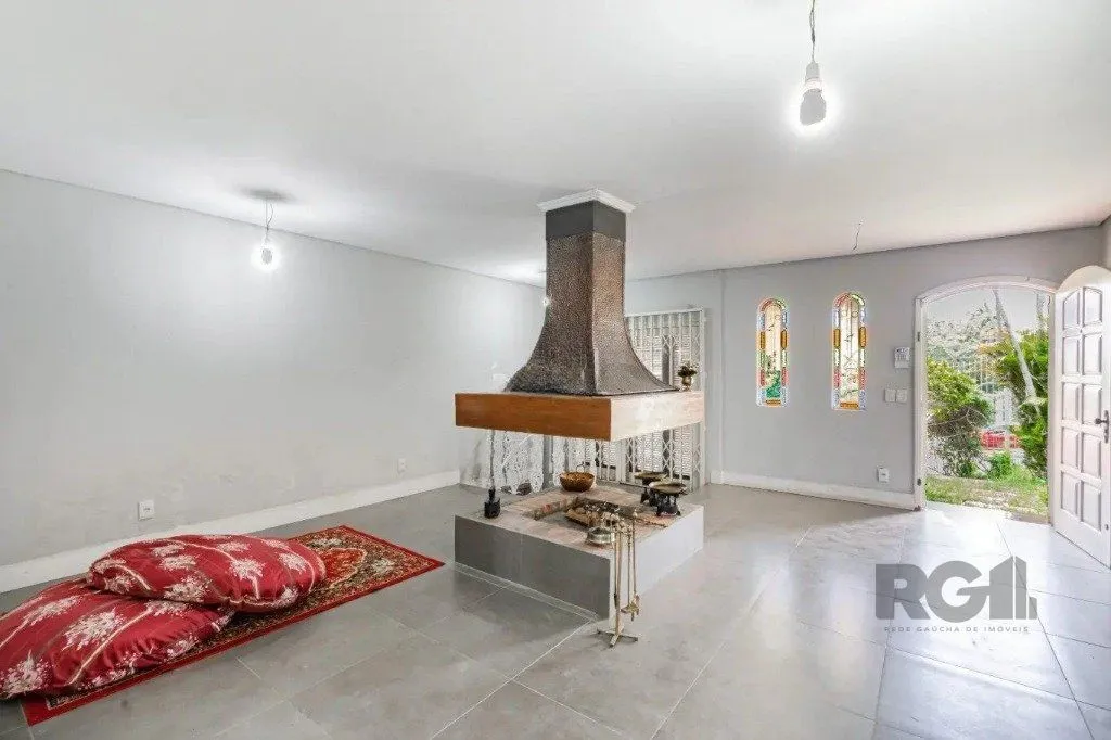 Imagem Casa com 3 dormitórios no bairro Passo das Pedras