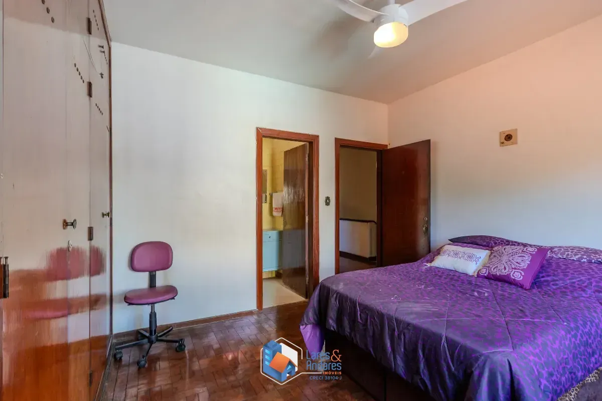 Imagem Sobrado para venda em Aclimação com 4 quartos, sendo 1 suíte, 452m²