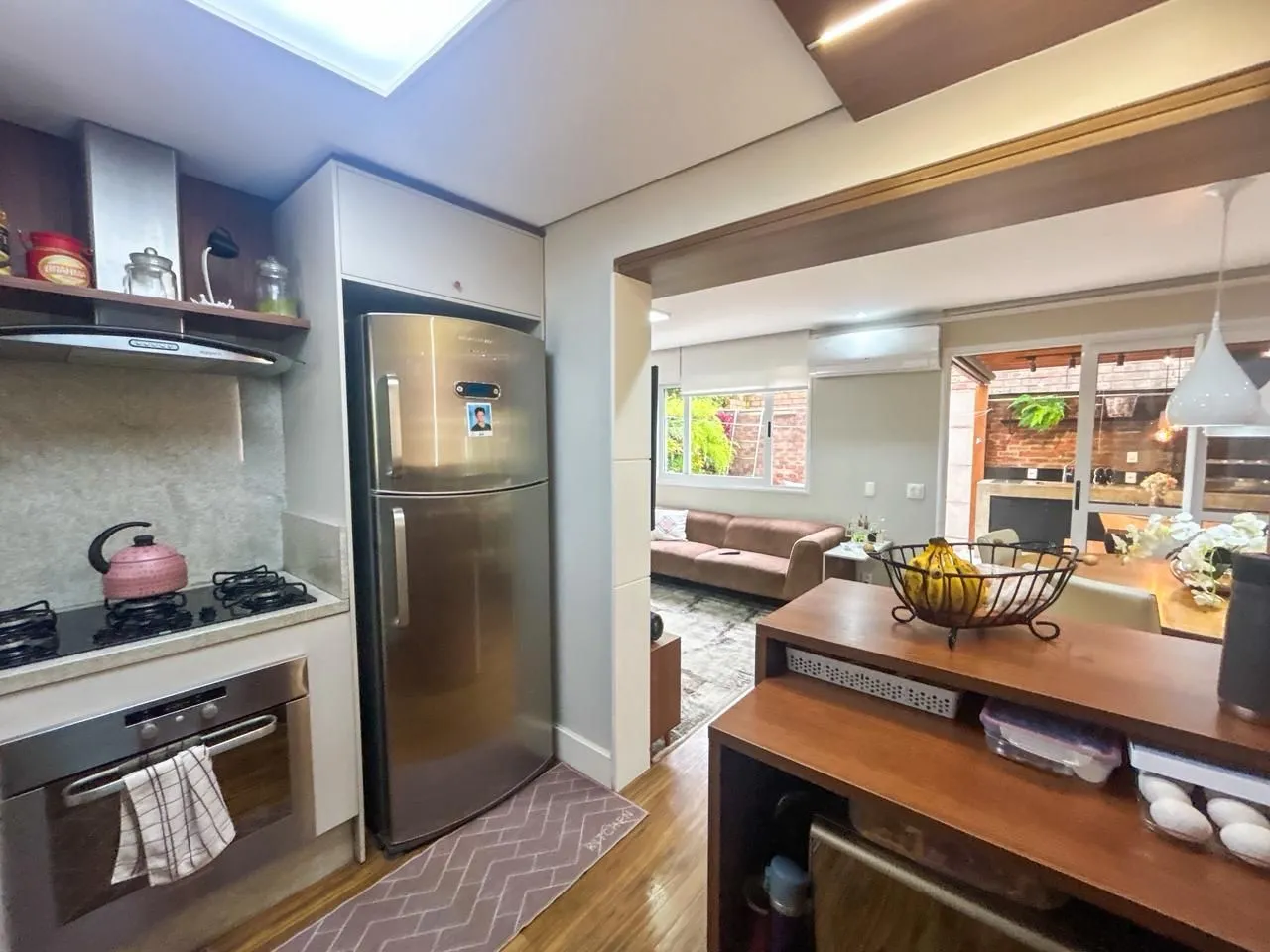 Imagem Casa em Condomínio com 03 quartos, 01 suíte e 02 vagas cobertas - Teresópolis