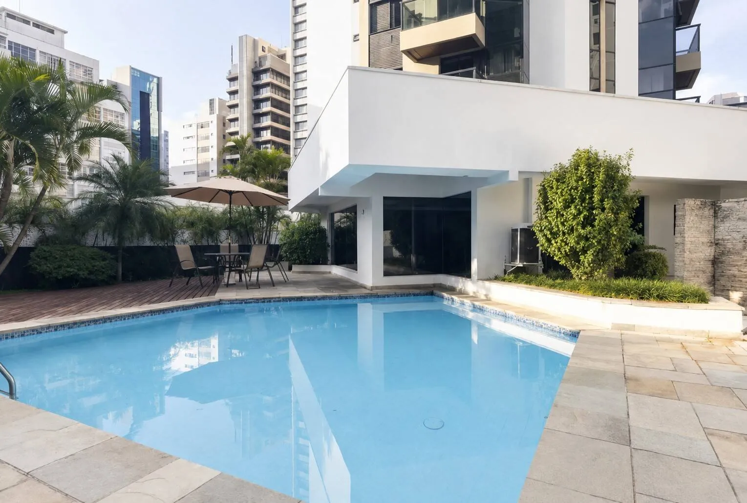 Imagem Flat Cerqueira César - 37M², 1 Dorm, 1 Vaga, Varanda, Mobiliado.