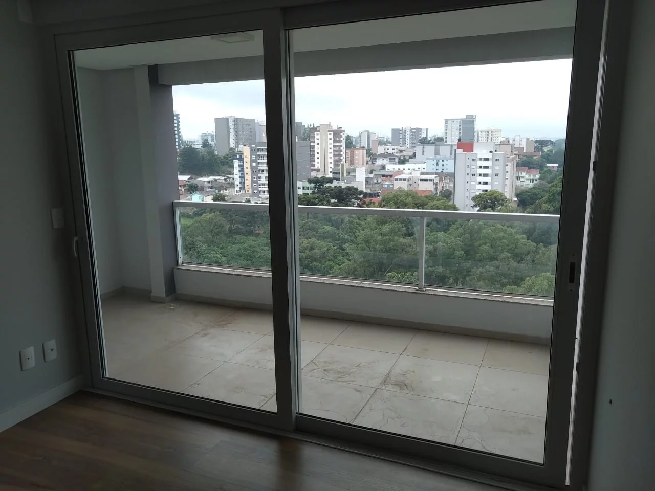 Imagem Apartamento Duplex 3 quartos sendo 3 suítes para venda no bairro Charqueadas em Caxias do Sul