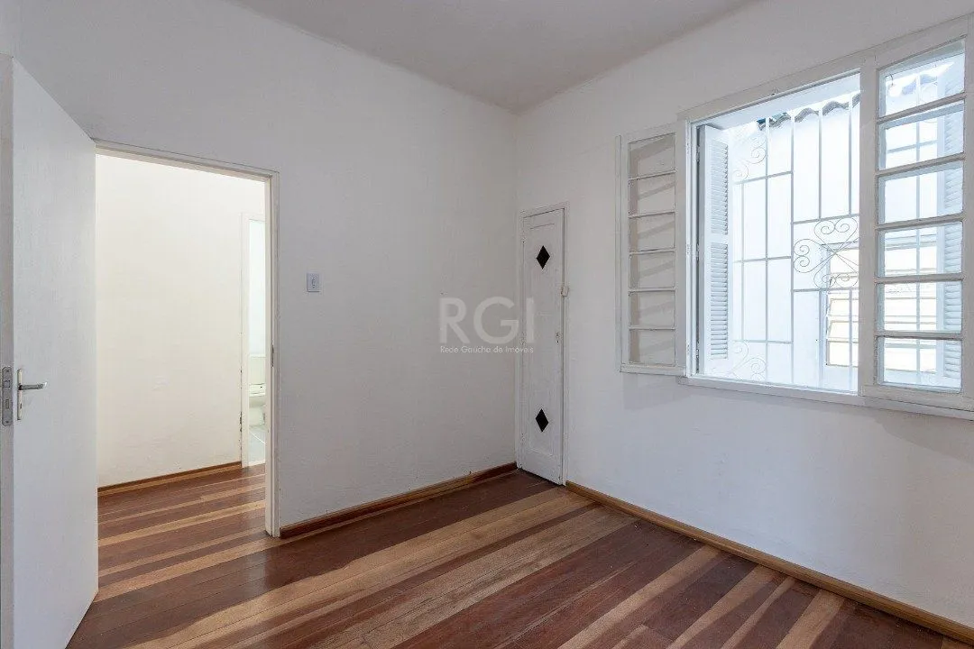 Imagem Casa para Venda - 180.2m², 3 dormitórios, 3 vagas - Medianeira