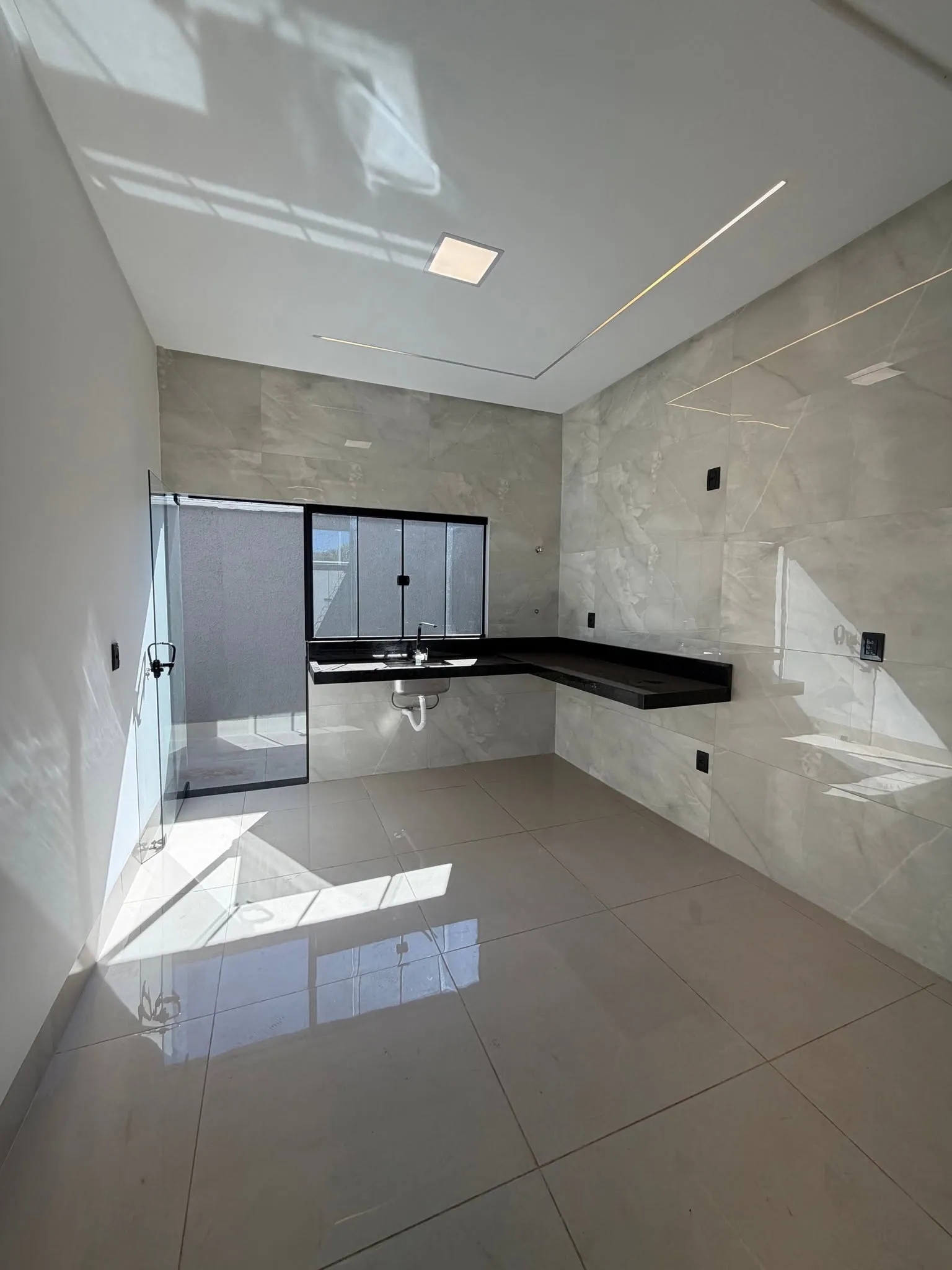 Imagem Casa 3/4 Sendo 1 Suite Com Closet No Bairro Das Industrias