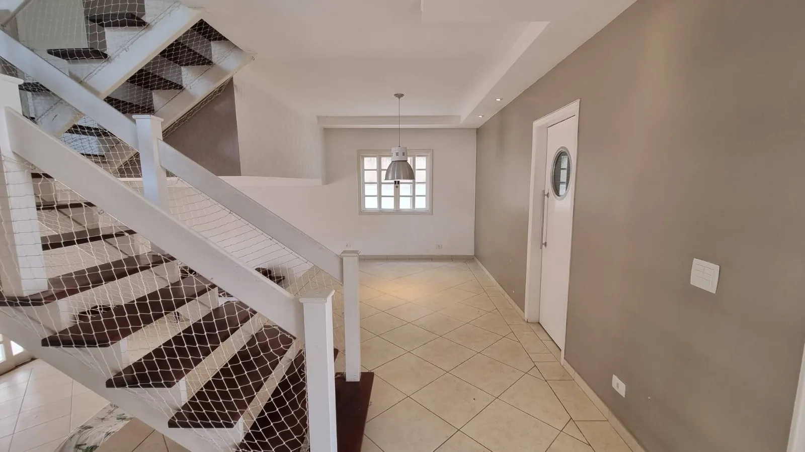 Imagem Oportunidade: Linda Casa Reformada no Alphaville Residencial 9