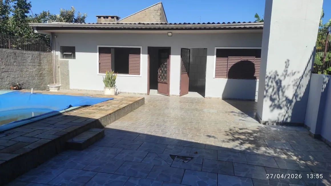Imagem Casa com piscina e salão de festas a venda Canoas / 3 Dormitórios