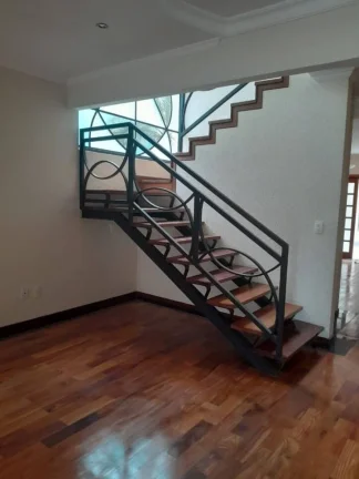 Imagem Casa Sobrado, 3 Dormitórios ( 1 Suíte),275m², Condomínio San Marino, Sjc.