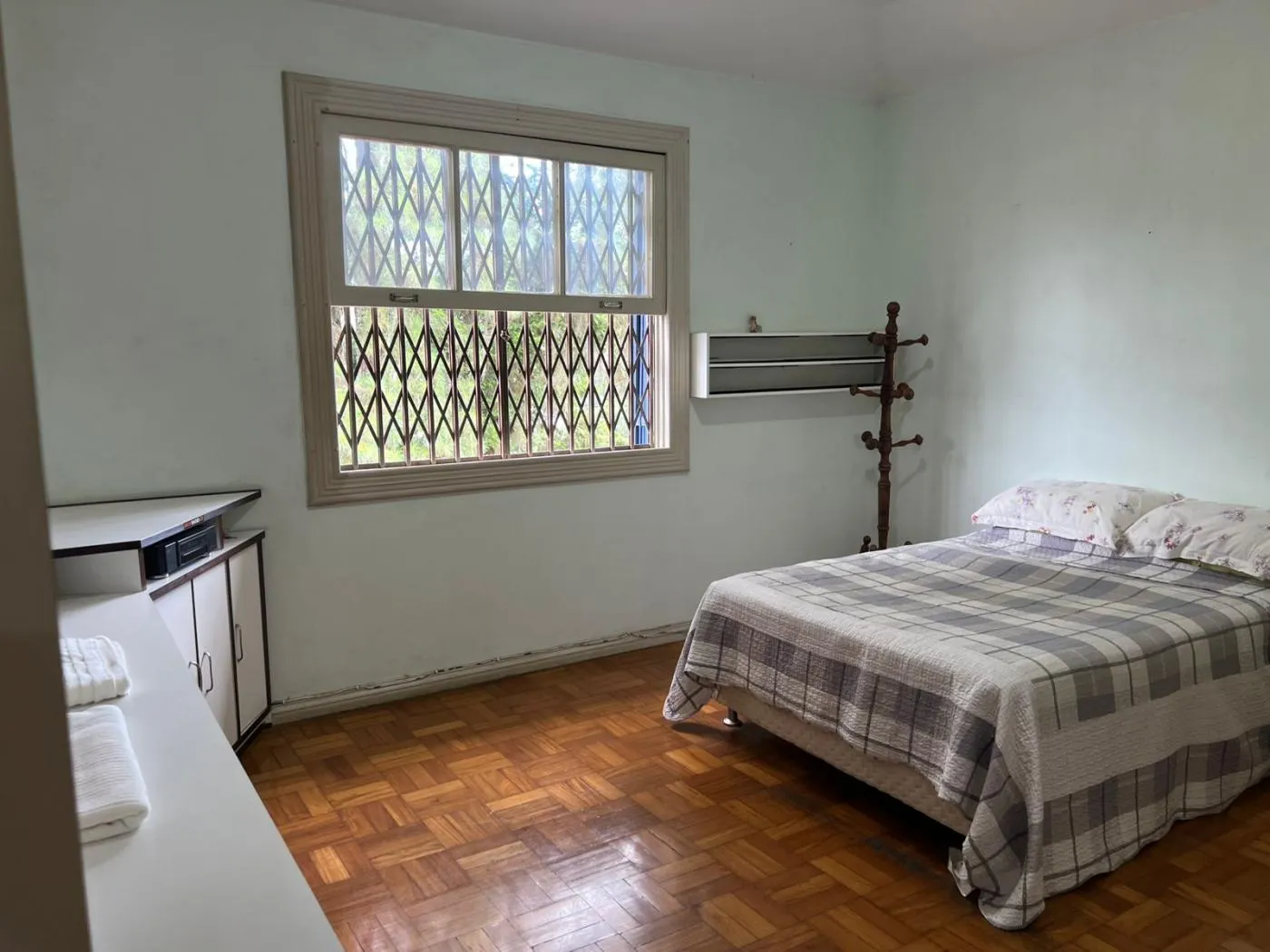 Imagem Casa para Venda em Petrópolis / RJ no bairro Valparaíso