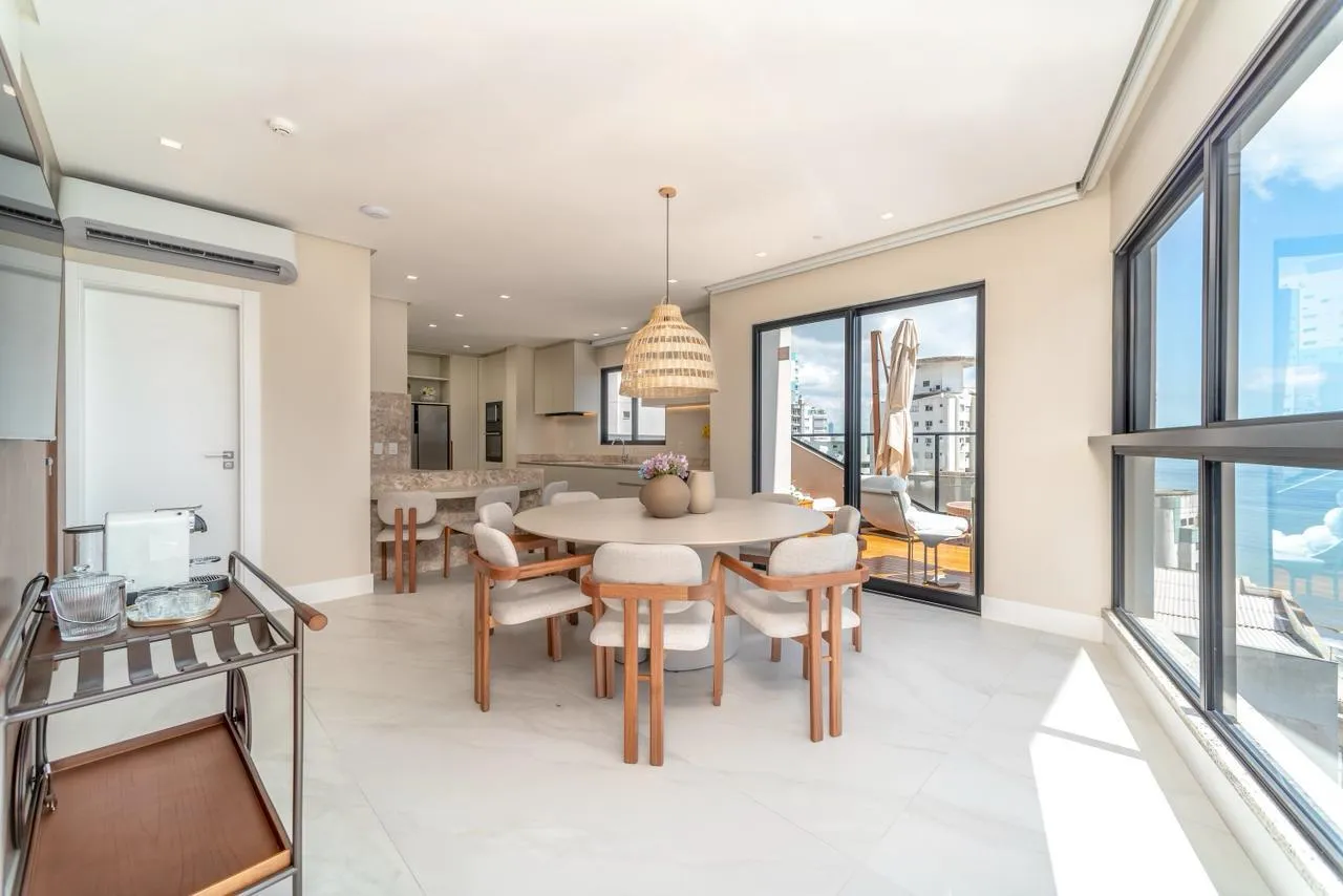 Imagem Apartamento com vista para o mar à venda com 193m2 por R$ 6.500.000,00