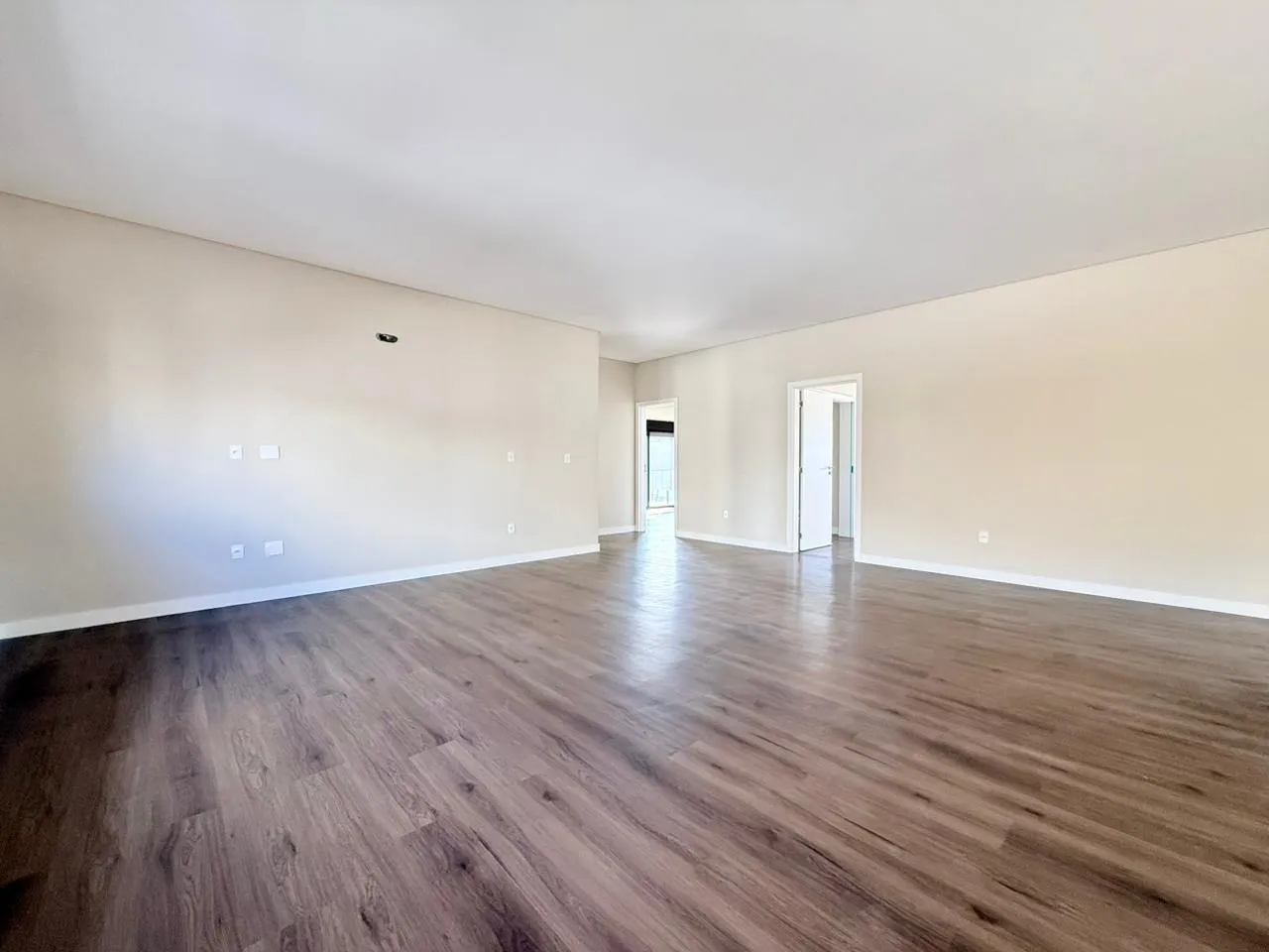 Imagem Casa à venda com 411m2 por R$ 4.500.000,00