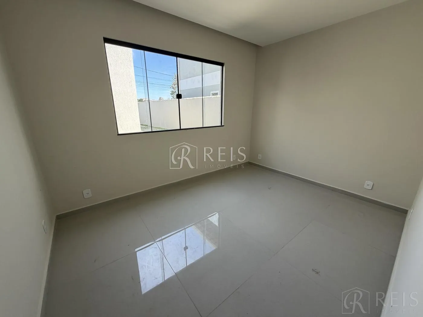 Imagem Casa para Venda em Rio das Ostras, Atlântica, 3 dormitórios, 1 suíte, 2 banheiros, 3 vagas