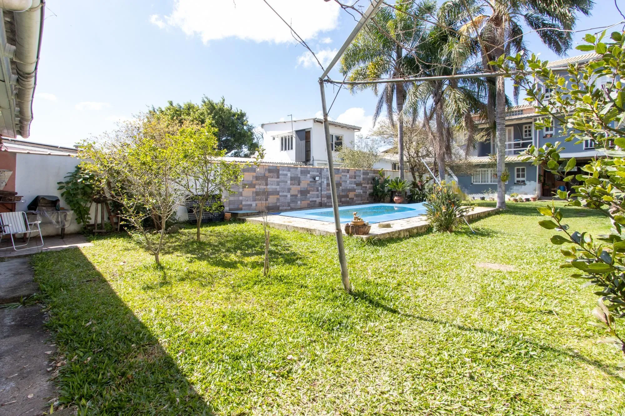 Imagem Sobrado amplo com 4 dormitórios com piscina e casa extra no mesmo terreno - Hípica