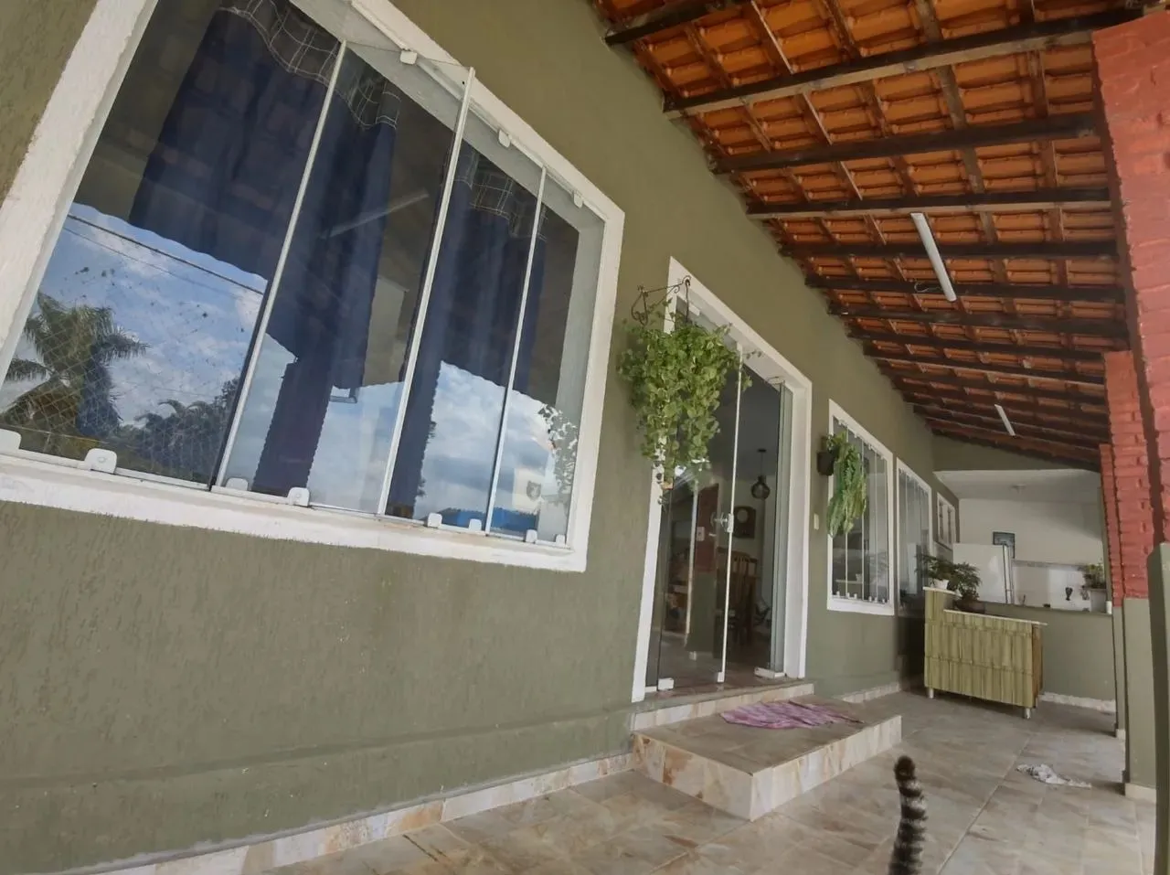 Imagem Chácara à venda em Araçoiaba da Serra-SP, 3 quartos, 1 suíte, 1 sala, 2 banheiros, 2 vagas de garagem, 580,00 m² de área.