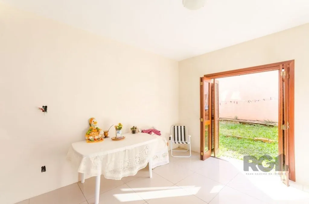 Imagem Casa em Condomínio, 166m² - 3 dormitórios, 2 vagas no bairro Guarujá