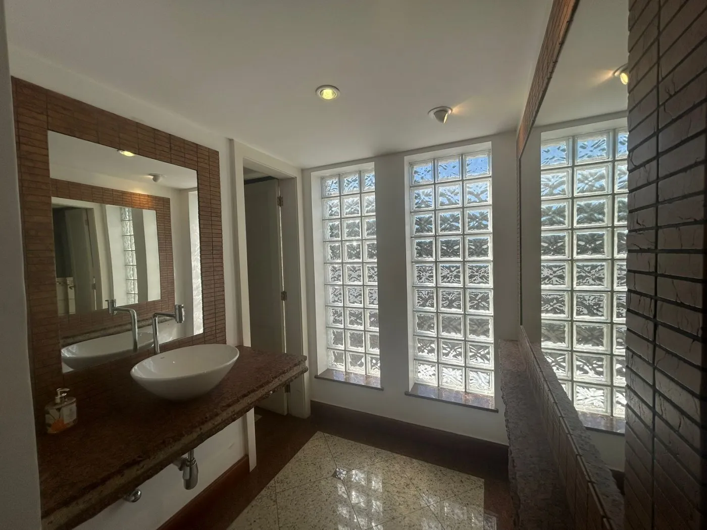 Imagem Casa para Venda em Petrópolis / RJ no bairro Mosela