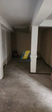 Imagem Casa Comercial Ampla com 7 Vagas, Salão e Estrutura Completa