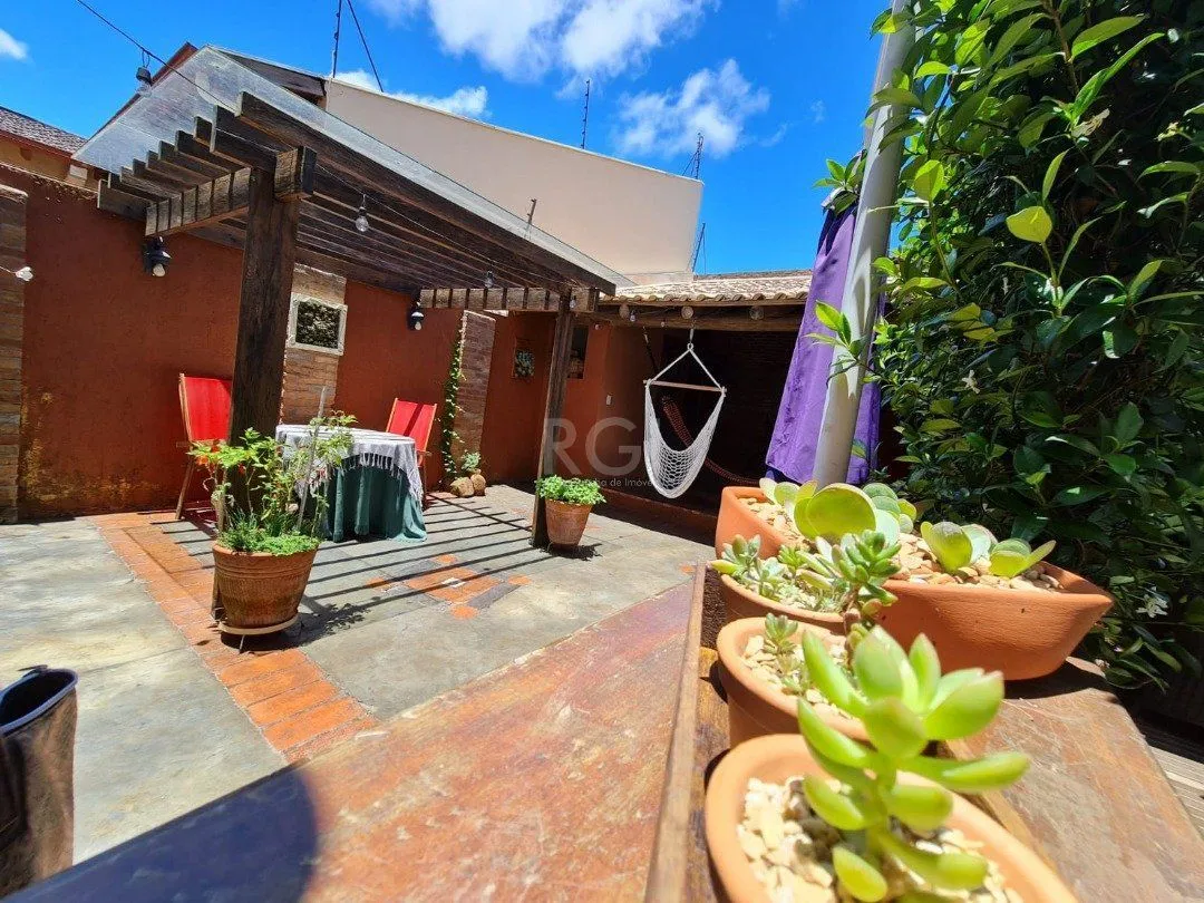 Imagem Casa para Venda - 182m², 3 dormitórios, sendo 3 suites, 2 vagas - Guarujá/ Portal do Guarujá