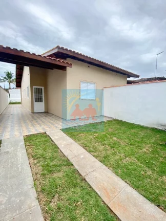 Oportunidade Única! Imóvel Lado Praia em Itanhaém com 2 Quartos, Sendo uma Suíte e Espaço para Construir uma Piscina