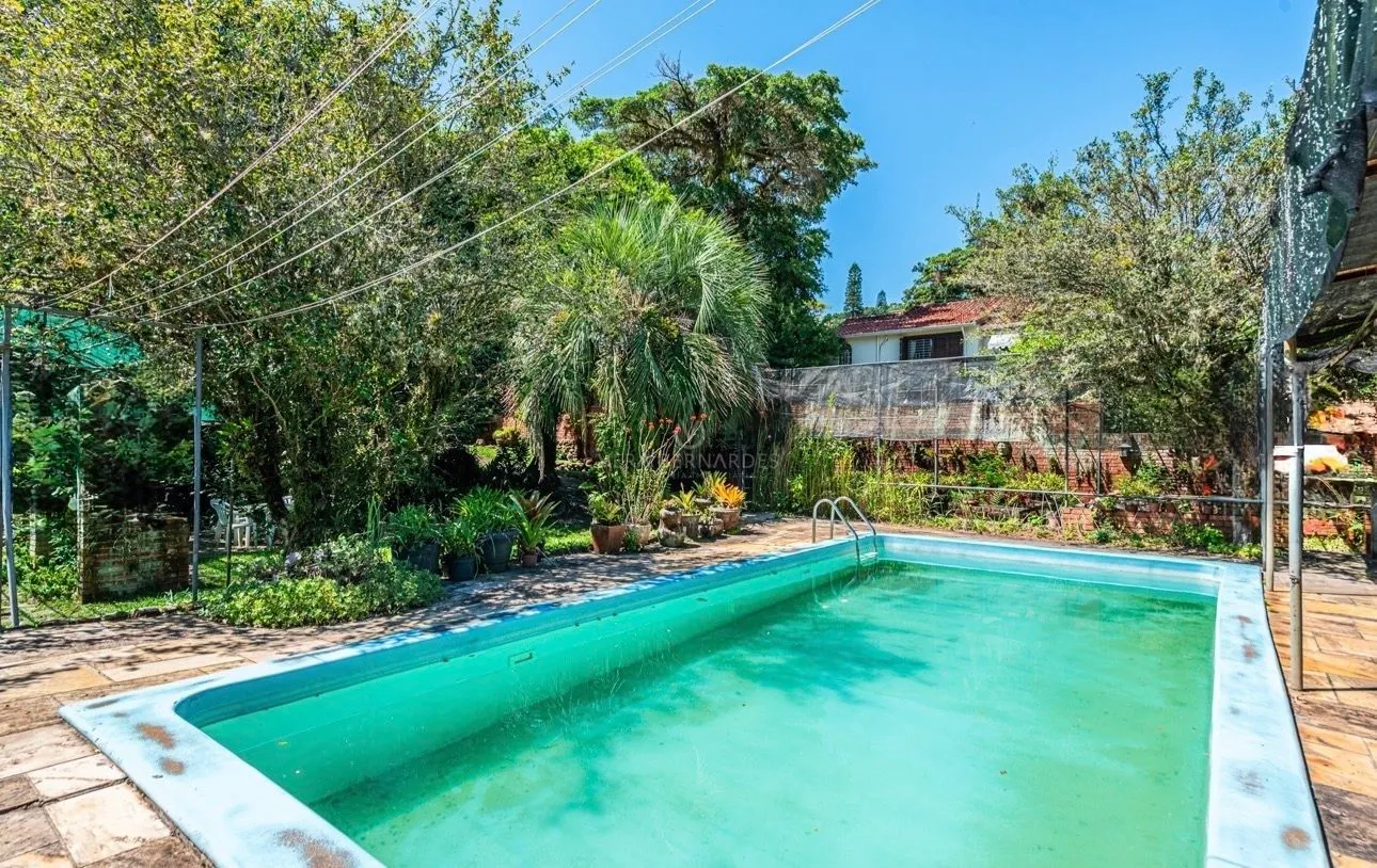 Imagem Casa com amplo terreno e grande área verde à venda no Jardim Isabel