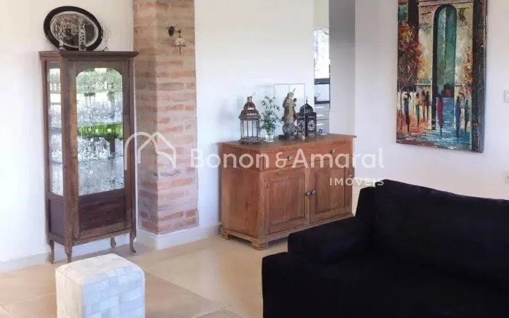 Imagem Lindo sobrado estilo rústico à venda com 236m² de construção
