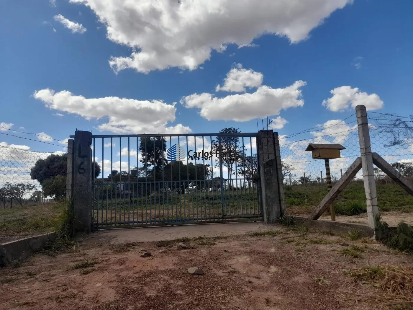 Imagem Chácara para Venda em Cidade Ocidental, Quintas Itapuã, 4 dormitórios, 2 suítes, 4 banheiros, 5 vagas