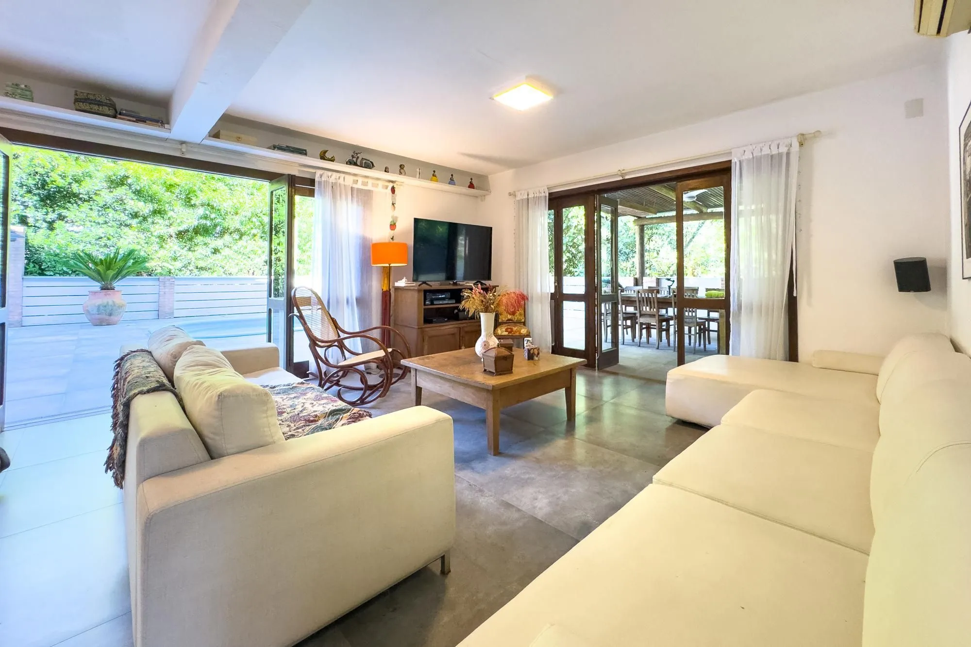 Imagem Casa no Parque Knorr com 3 dormitórios e piscina aquecida