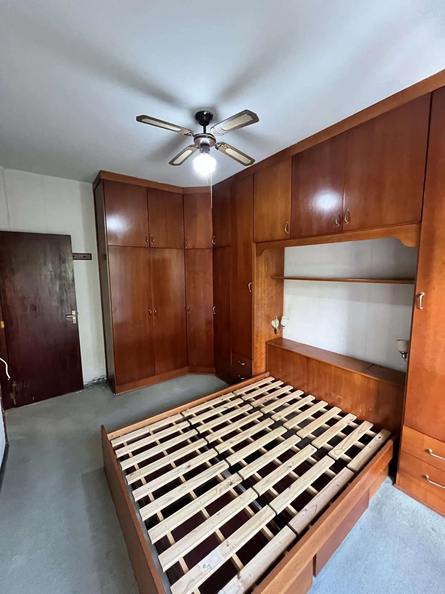 Imagem Apartamento de 2 quartos, lareira e dependência de empregada no bairro Floresta