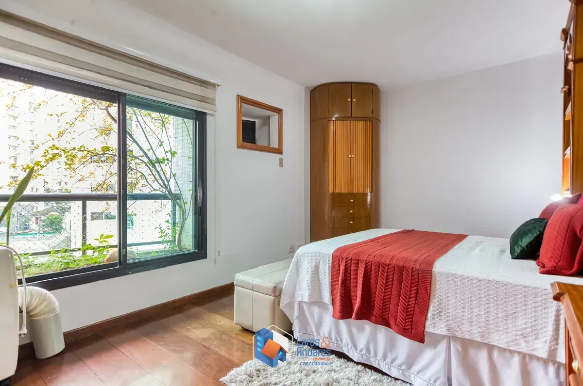Imagem Apartamento para venda em Aclimação com 4 quartos, sendo 2 suítes, 236m²