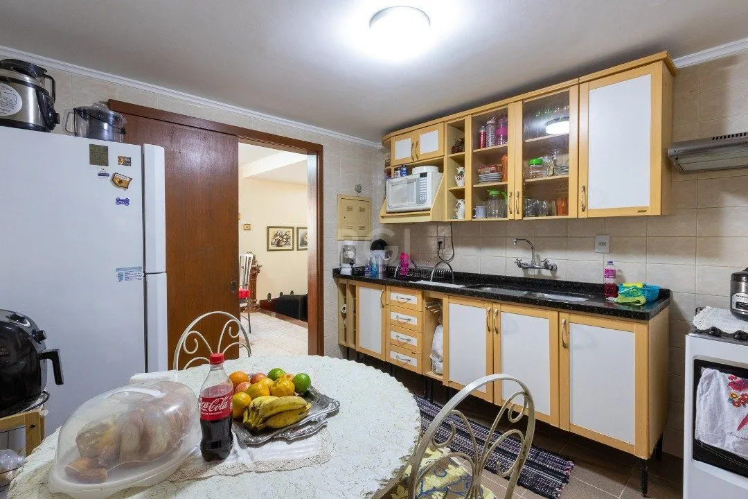 Imagem Casa a venda com piscina, 4 quartos, sendo 1 suite, 3 vagas