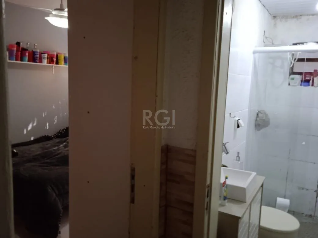 Imagem Casa para Venda - 140m², 5 dormitórios, 2 vagas - Cavalhada, Porto Alegre