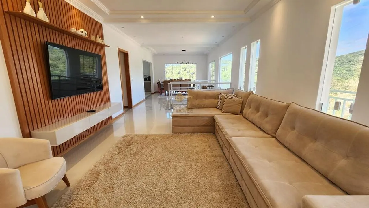 Imagem Casa em Condomínio para Venda em Teresópolis / RJ no bairro Albuquerque