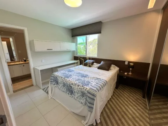 Imagem Casa duplex em condomínio fechado alto luxo com quatro suítes e área gourmet a venda em Patamares
