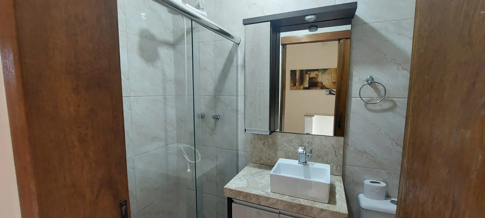 Imagem Boletto Imóveis vende casa em Canoas , 2 dormitórios, 1 banheiro, 1 lavabo, garagem para 2 carros, com móveis fixos em MDF, em fino acabamento.