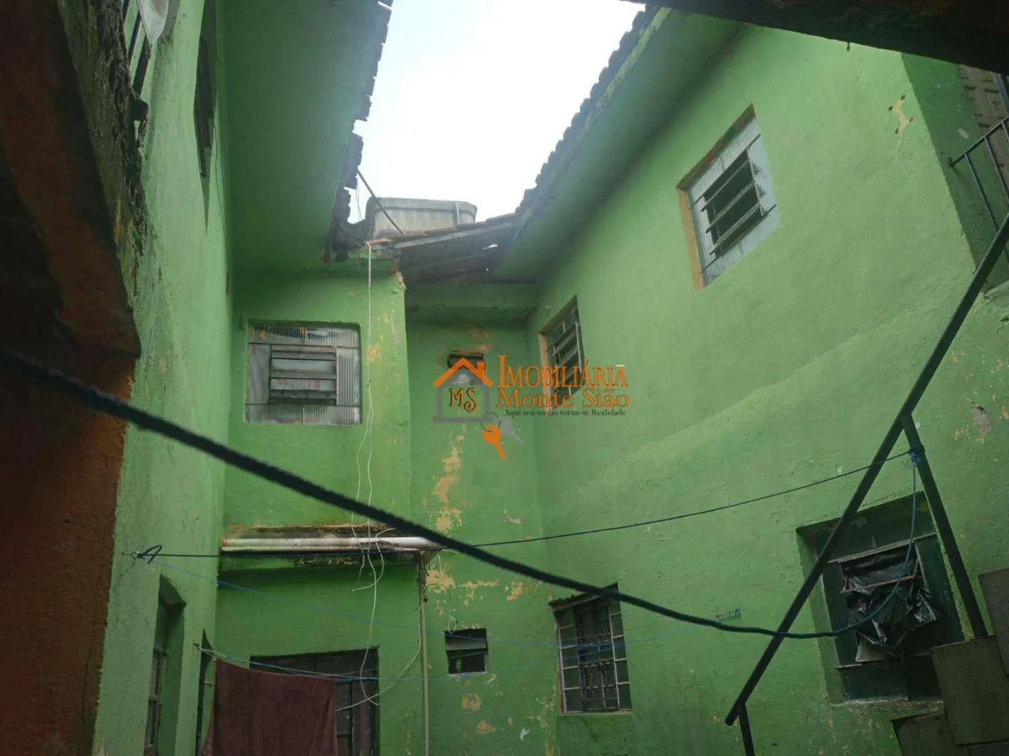 Imagem Sobrado com 7 dormitórios à venda, 160 m² por R$ 670.000,00 - Jardim Cumbica - Guarulhos/SP