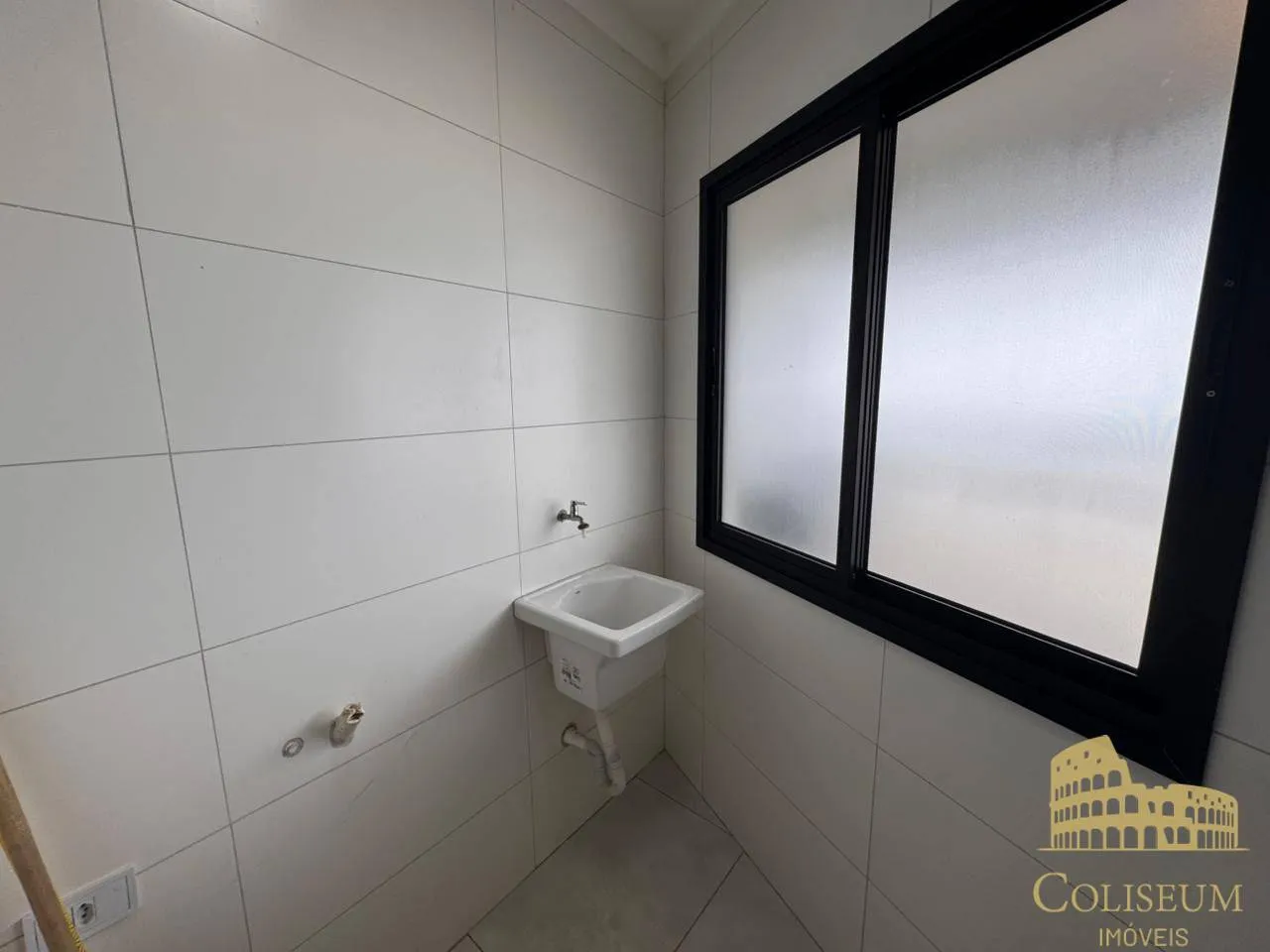 Imagem Frente Mar, Apto 2 Dorms c/1 suíte, mobiliado, 1 vaga, lazer copmpleto - Baln Maracanã