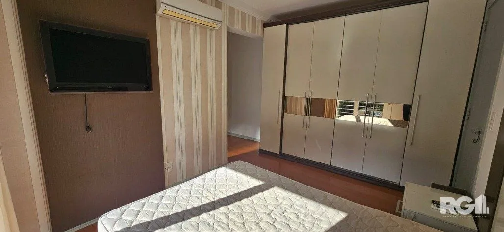 Imagem Lindo Apartamento Mobiliado de 1 domitório com 1 Suíte e Sacada