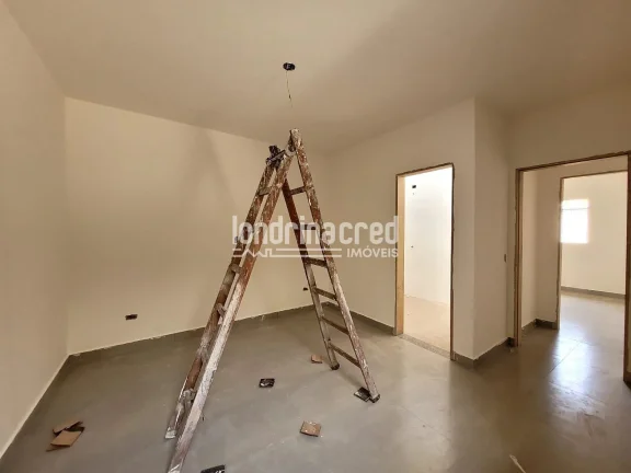 Imagem Casa nova na Zona Leste de Londrina com 98m² de área útil, 3 dormitórios (1 suíte), banheiro social, sala integrada, cozinha e 2 vagas de garagem.
