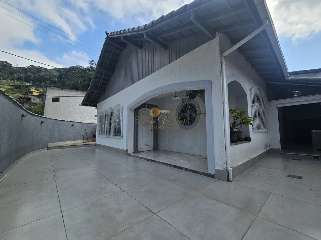 Foto do imóvel Casa para Venda em Teresópolis / RJ em Rua Caramuru