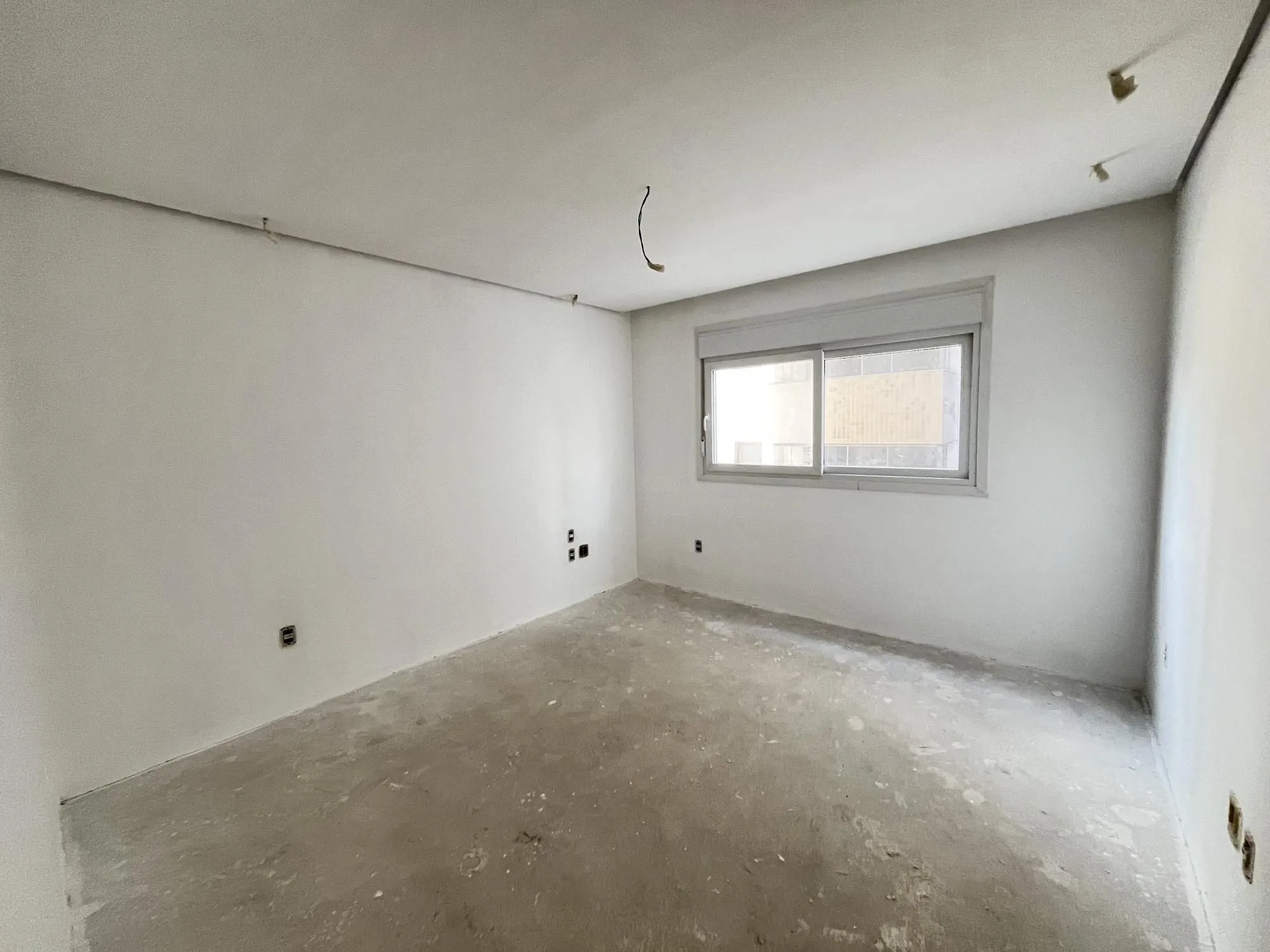 Imagem Apartamento com 3 suítes no bairro São João em Porto Alegre