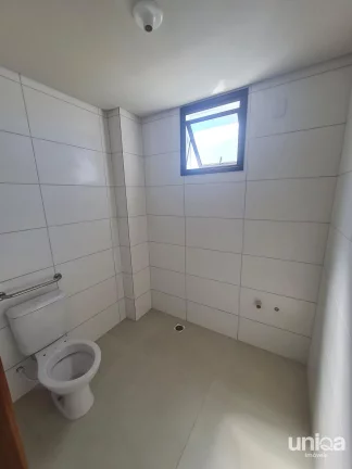 Alugo Loja comercial térrea nova com vitrine e 50m2 em camobi
