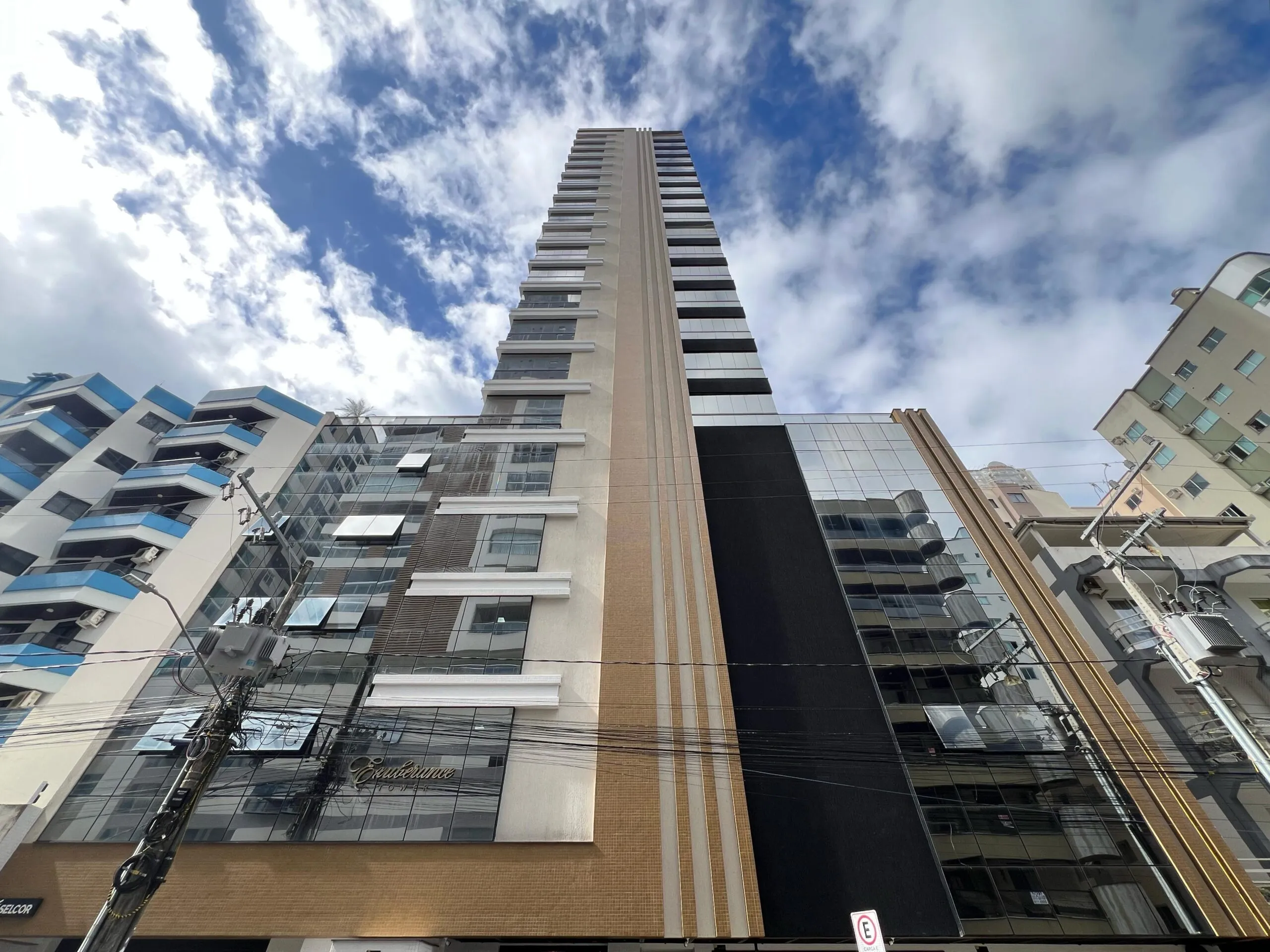Foto do imóvel Apartamento com vista para o mar à venda com 129.31m2 por R$ 2.550.000,00