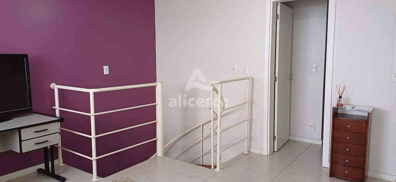 Imagem Cobertura Duplex em Barreiros com Vista Deslumbrante - Preço Reduzido por Tempo Limitado!