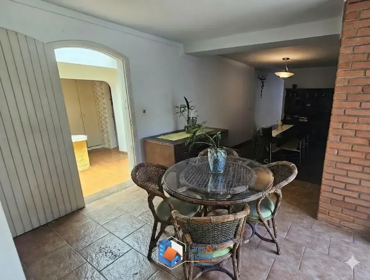 Imagem Casa para venda em Parque Continental com 4 quartos, sendo 3 suítes, 248m²