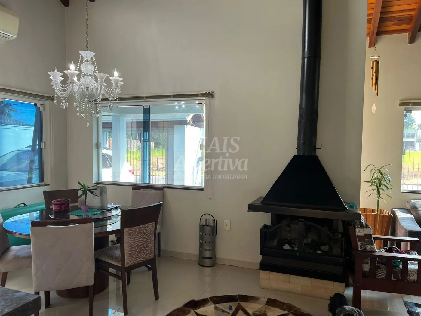 Imagem Excelente casa com 03 dormitórios para venda em Novo Hamburgo